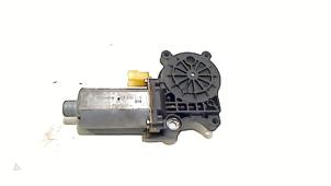 Gebruikte Motor electrisch raam Volvo XC70 Prijs € 27,00 Margeregeling aangeboden door Van der Ven Autorecycling B.V.