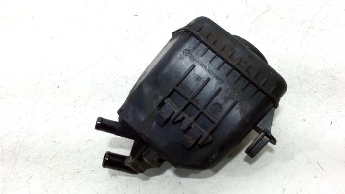 Gebruikte Servo Oliereservoir BMW 5-Serie Prijs € 20,00 Margeregeling aangeboden door Van der Ven Autorecycling B.V.