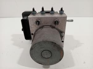 Gebruikte ABS Pomp Mercedes Vito Prijs € 122,00 Margeregeling aangeboden door Van der Ven Autorecycling B.V.