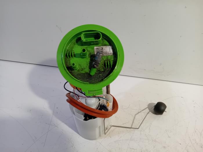 Gebruikte Tank element Pomp Volkswagen E-Golf Prijs € 45,00 Margeregeling aangeboden door Van der Ven Autorecycling B.V.