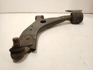 Gebruikte Draagarm rechts-voor Ford Grand C-Max Prijs € 50,00 Margeregeling aangeboden door Van der Ven Autorecycling B.V.