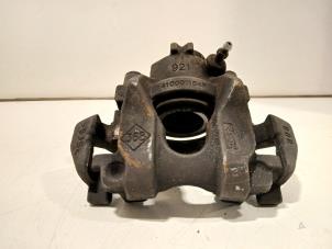 Gebruikte Remklauw (Tang) links-voor Dacia Sandero Prijs € 61,00 Margeregeling aangeboden door Van der Ven Autorecycling B.V.