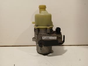 Gebruikte Stuurpomp Dacia Sandero Prijs € 182,00 Margeregeling aangeboden door Van der Ven Autorecycling B.V.