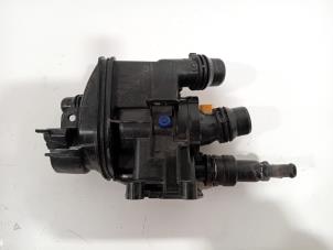 Gebruikte Thermostaathuis Peugeot 208 Prijs € 41,00 Margeregeling aangeboden door Van der Ven Autorecycling B.V.