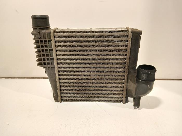Gebruikte Intercooler Peugeot 308 Prijs € 26,00 Margeregeling aangeboden door Van der Ven Autorecycling B.V.