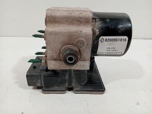 Gebruikte ABS Pomp Nissan Interstar Prijs € 193,00 Margeregeling aangeboden door Van der Ven Autorecycling B.V.