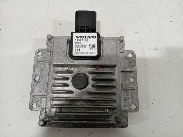 Gebruikte Computer Diversen Volvo V40 Prijs € 50,00 Margeregeling aangeboden door Van der Ven Autorecycling B.V.