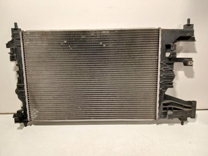 Gebruikte Radiateur Opel Astra Prijs € 36,00 Margeregeling aangeboden door Van der Ven Autorecycling B.V.
