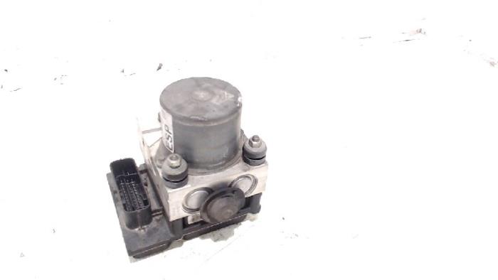 Gebruikte ABS Pomp Fiat 500 Prijs € 27,00 Margeregeling aangeboden door Van der Ven Autorecycling B.V.