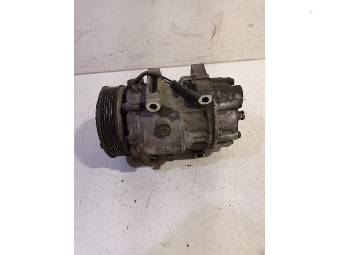 Aircopomp van een Volvo V50 1980