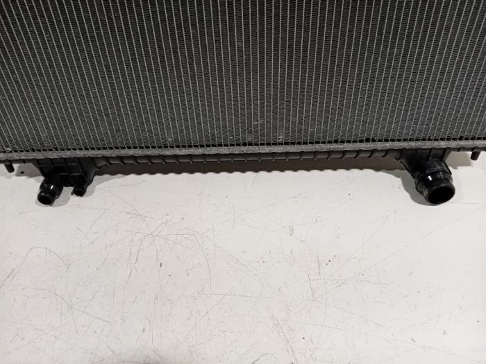 Radiateur van een Jaguar XE 2015