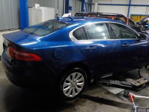 Radiateur van een Jaguar XE 2015