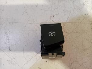 Gebruikte Schakelaar handrem Audi A5 Prijs € 17,00 Margeregeling aangeboden door Van der Ven Autorecycling B.V.