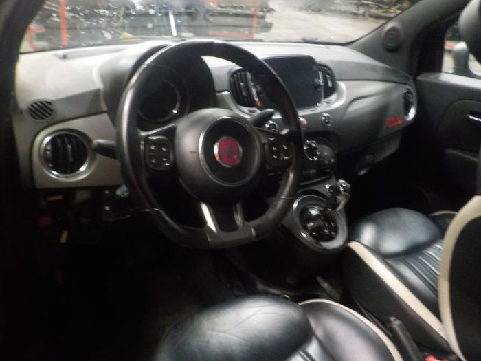 Computer Motormanagement van een Fiat 500 2017