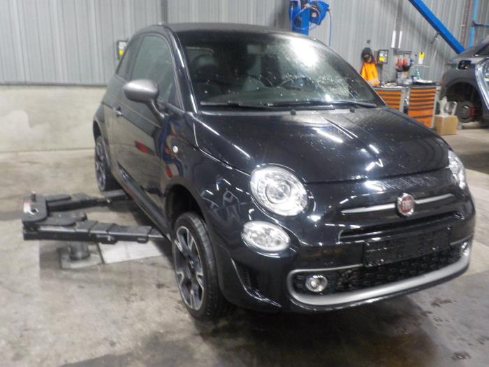 Computer Motormanagement van een Fiat 500 2017