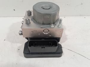 Gebruikte ABS Pomp Renault Captur Prijs € 65,00 Margeregeling aangeboden door Van der Ven Autorecycling B.V.