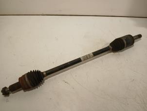 Gebruikte Aandrijfas rechts-achter Landrover Evoque Prijs € 60,00 Margeregeling aangeboden door Van der Ven Autorecycling B.V.