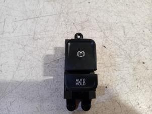 Gebruikte Schakelaar handrem Kia Ceed Sportswagon Prijs € 13,00 Margeregeling aangeboden door Van der Ven Autorecycling B.V.