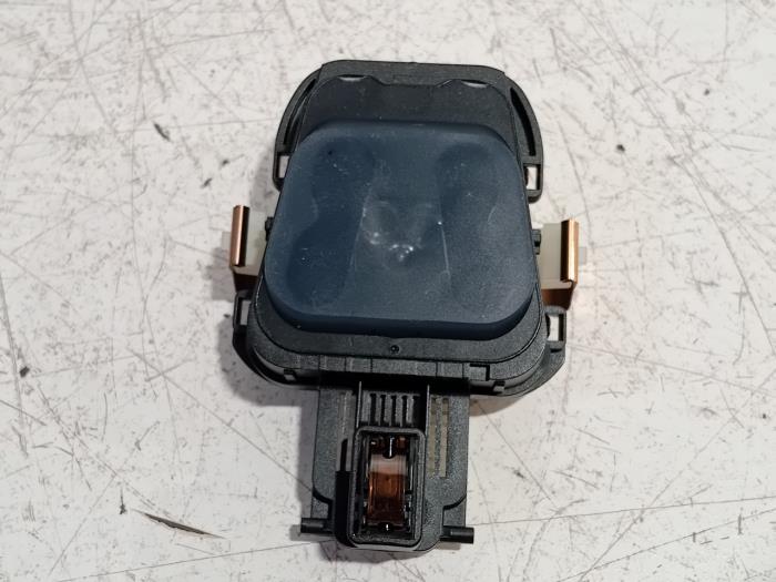 Gebruikte Sensor regen Mercedes C-Klasse Prijs € 21,00 Margeregeling aangeboden door Van der Ven Autorecycling B.V.