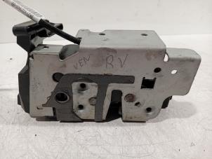 Gebruikte Deurslot Mechaniek 4Deurs rechts-voor Ford Transit Custom Prijs € 106,00 Margeregeling aangeboden door Van der Ven Autorecycling B.V.
