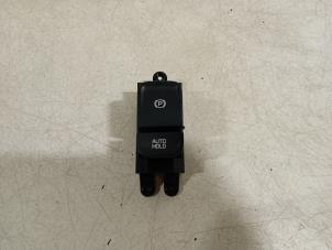 Gebruikte Schakelaar handrem Kia Ceed Sportswagon Prijs € 13,00 Margeregeling aangeboden door Van der Ven Autorecycling B.V.