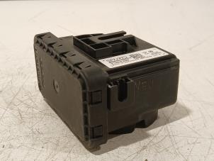 Gebruikte Alarm sirene Lynk & Co 01 Prijs € 15,00 Margeregeling aangeboden door Van der Ven Autorecycling B.V.