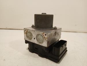 Gebruikte ABS Pomp Mini Mini Prijs € 106,00 Margeregeling aangeboden door Van der Ven Autorecycling B.V.