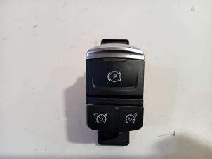 Gebruikte Handrem schakelaar Renault Scenic Prijs € 26,00 Margeregeling aangeboden door Van der Ven Autorecycling B.V.