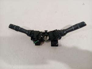 Gebruikte Licht + Raw Schakelaar Toyota Yaris Prijs € 31,00 Margeregeling aangeboden door Van der Ven Autorecycling B.V.