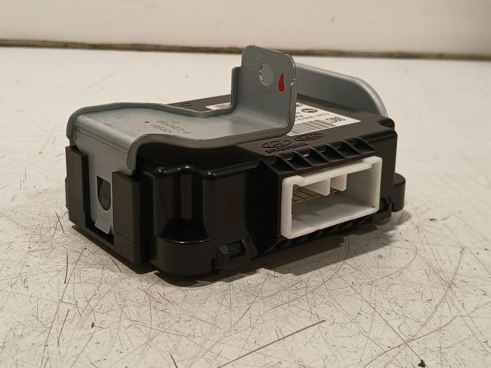 Gebruikte Computer Diversen Kia Stonic Prijs € 75,00 Margeregeling aangeboden door Van der Ven Autorecycling B.V.