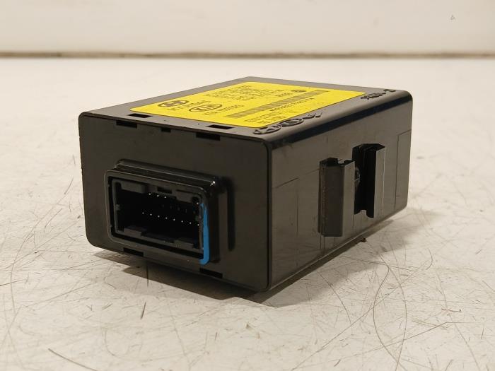 Gebruikte Computer Diversen Kia Stonic Prijs € 21,00 Margeregeling aangeboden door Van der Ven Autorecycling B.V.