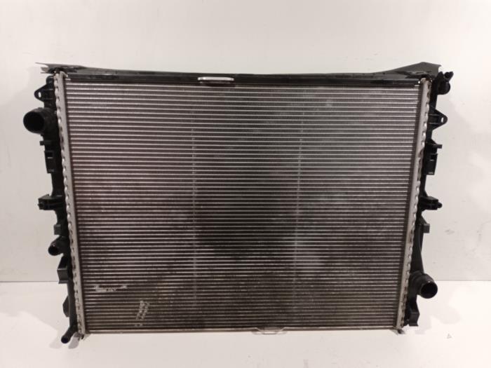 Gebruikte Radiateur Mercedes E-Klasse Prijs € 242,00 Margeregeling aangeboden door Van der Ven Autorecycling B.V.