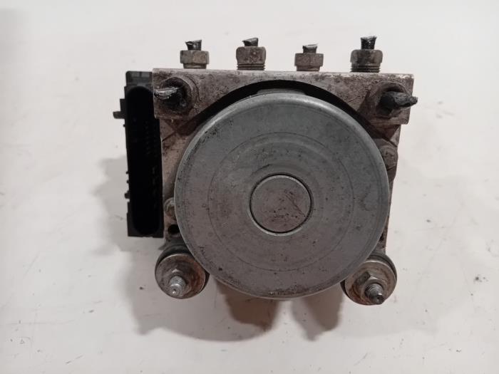 Gebruikte ABS Pomp Opel Corsa Prijs € 165,00 Margeregeling aangeboden door Van der Ven Autorecycling B.V.