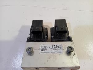 Gebruikte Relais Volkswagen ID.4 Prijs € 70,00 Margeregeling aangeboden door Van der Ven Autorecycling B.V.