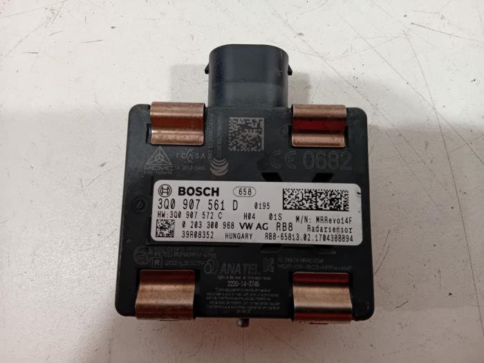 Gebruikte Sensor cruise control Volkswagen Passat Prijs € 242,00 Margeregeling aangeboden door Van der Ven Autorecycling B.V.