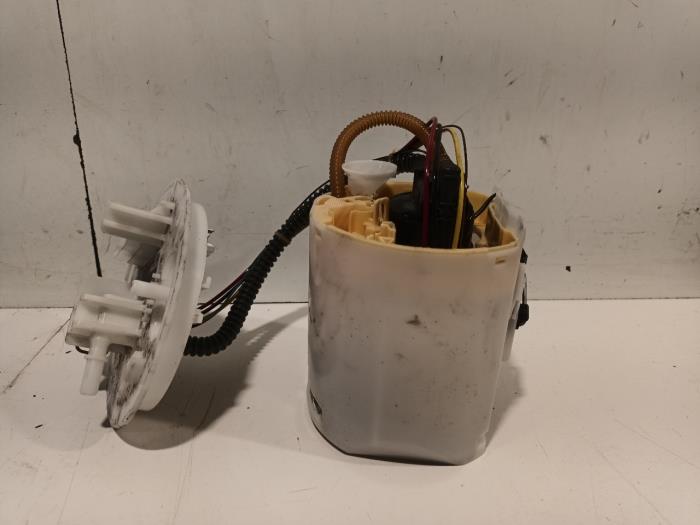 Gebruikte Tank element Pomp Mercedes A-Klasse Prijs € 40,00 Margeregeling aangeboden door Van der Ven Autorecycling B.V.