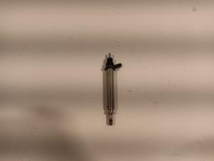 Gebruikte Injector (benzine injectie) Mercedes E-Klasse Prijs € 17,00 Margeregeling aangeboden door Van der Ven Autorecycling B.V.