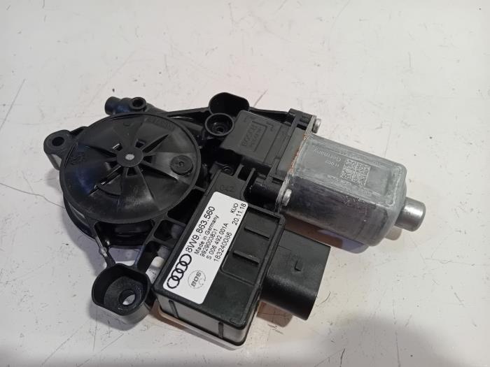 Gebruikte Afdekplaat motor Audi A4 Prijs € 50,00 Margeregeling aangeboden door Van der Ven Autorecycling B.V.