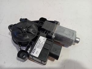 Gebruikte Afdekplaat motor Audi A4 Prijs € 50,00 Margeregeling aangeboden door Van der Ven Autorecycling B.V.