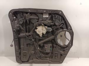 Gebruikte Ruitmechaniek 4Deurs links-achter Mercedes Vito Prijs € 182,00 Margeregeling aangeboden door Van der Ven Autorecycling B.V.