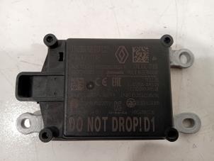 Gebruikte Cruise control sensor Renault Clio Prijs € 138,00 Margeregeling aangeboden door Van der Ven Autorecycling B.V.