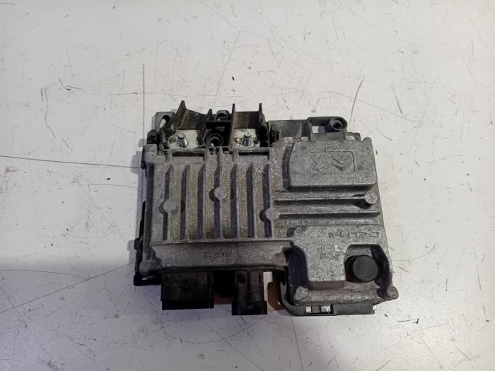 Gebruikte Start/Stop computer Citroen C4 Cactus Prijs € 45,00 Margeregeling aangeboden door Van der Ven Autorecycling B.V.
