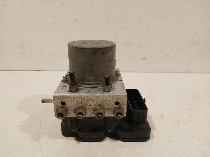 ABS Pomp van een Volkswagen Transporter 2021