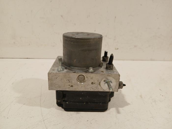 ABS Pomp van een Volkswagen Transporter 2021