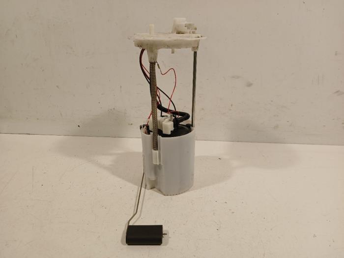 Gebruikte Tank element Pomp Opel Adam Prijs € 115,00 Margeregeling aangeboden door Van der Ven Autorecycling B.V.