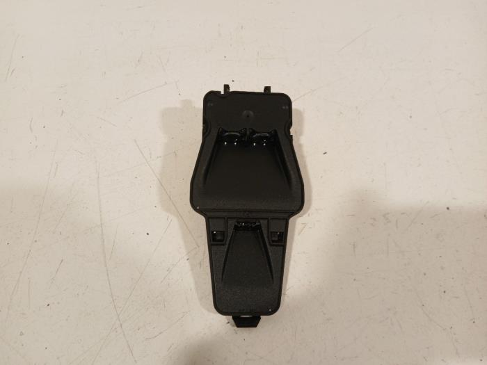 Gebruikte Sensor cruise control Volkswagen E-Up Prijs € 26,00 Margeregeling aangeboden door Van der Ven Autorecycling B.V.