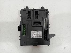 Gebruikte Module Bodycontrol Renault Scenic Prijs € 75,00 Margeregeling aangeboden door Van der Ven Autorecycling B.V.