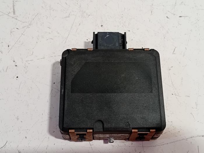 Gebruikte Cruise control sensor Kia Stonic Prijs € 149,00 Margeregeling aangeboden door Van der Ven Autorecycling B.V.