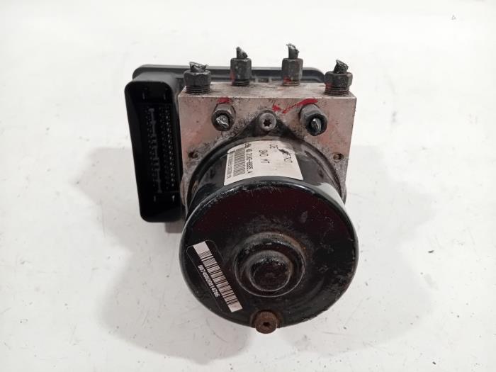 Gebruikte ABS Pomp Suzuki Swift Prijs € 165,00 Margeregeling aangeboden door Van der Ven Autorecycling B.V.