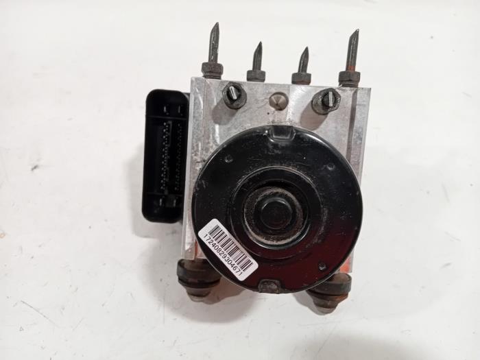 Gebruikte ABS Pomp Suzuki Swift Prijs € 165,00 Margeregeling aangeboden door Van der Ven Autorecycling B.V.